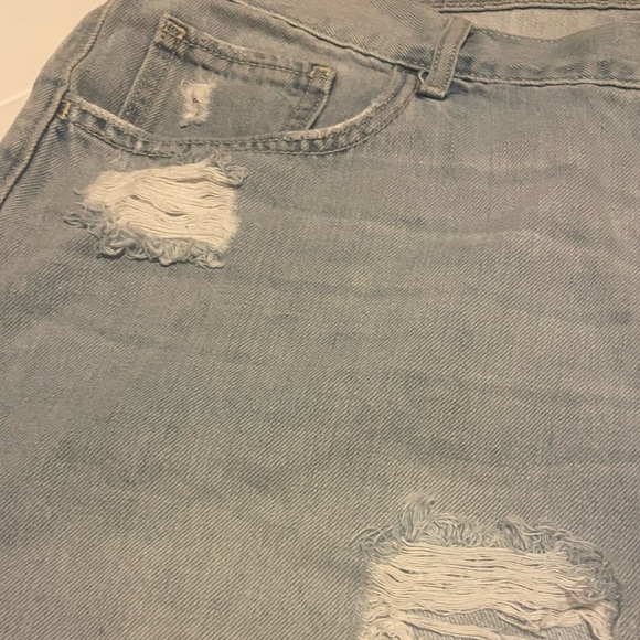OLD NAVY distressed denim shorts 16 - Picture 7 of 7